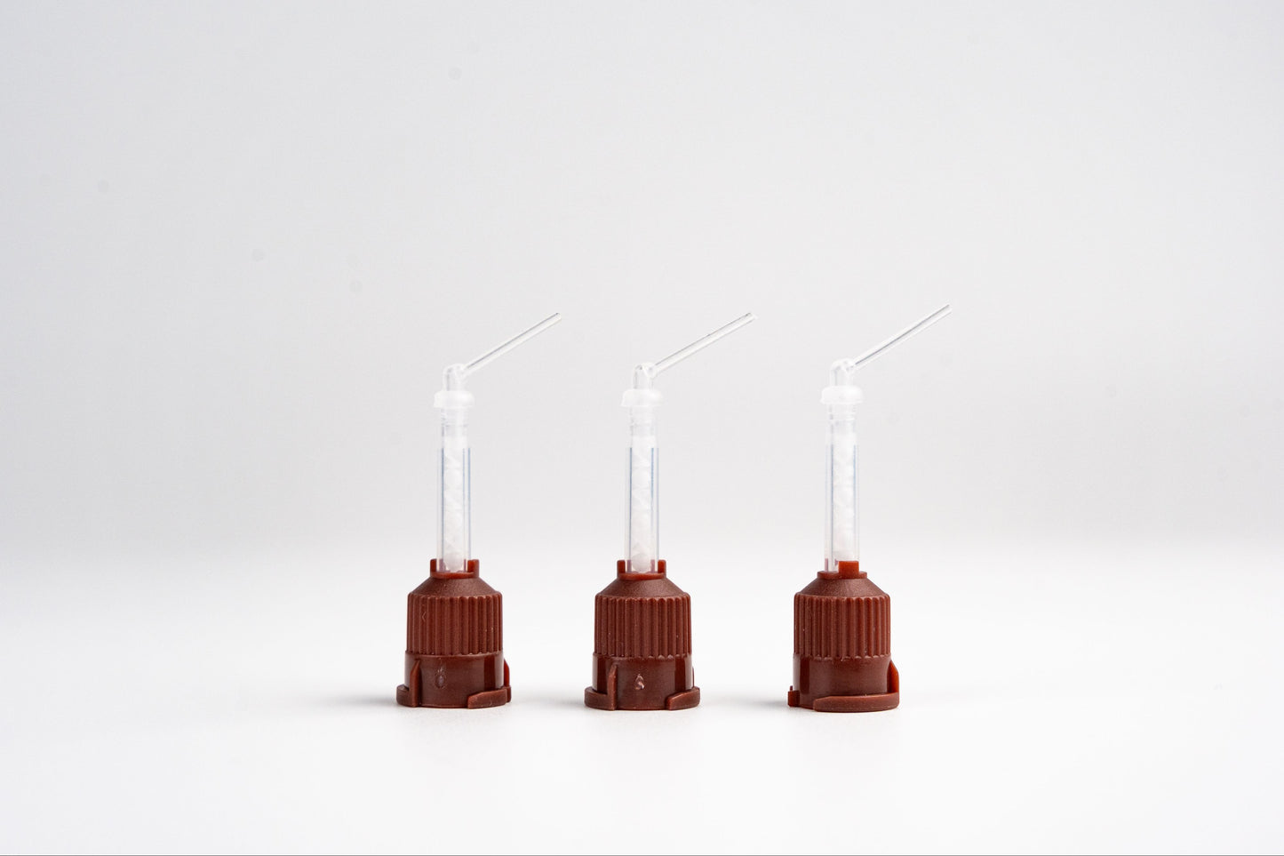 Puntas de Mezcla Marrón Cortas Con Punta Fina Intraoral Inclinada